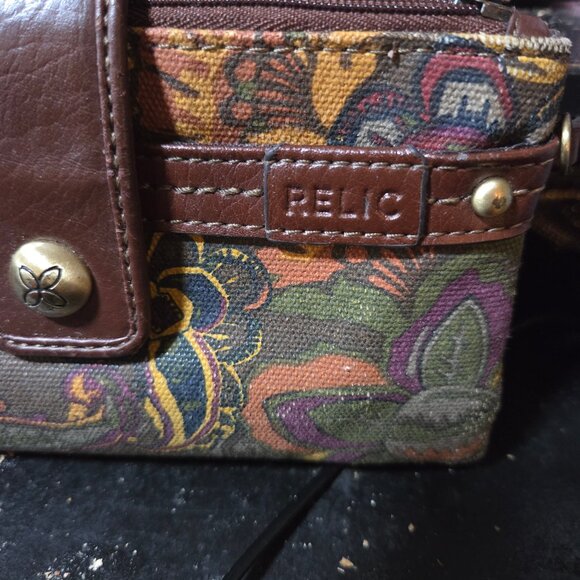 WOMANS WALLET BY RELIC - Picture 4 of 5